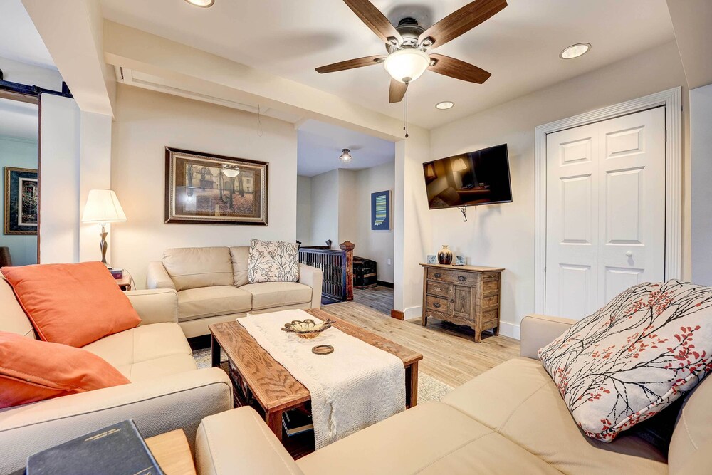 Fort Wayne Retreat, Walk to Parkview Field! view 4