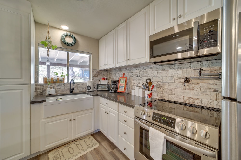 'breezy Pinez Cabin' in Pine w/ Wraparound Deck! - Property Image 6