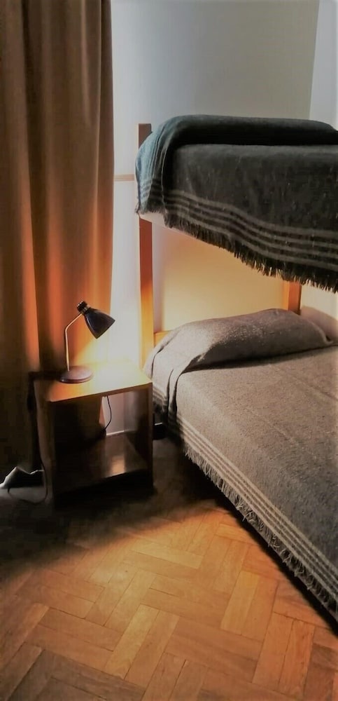 Alamo Hostel & Suites