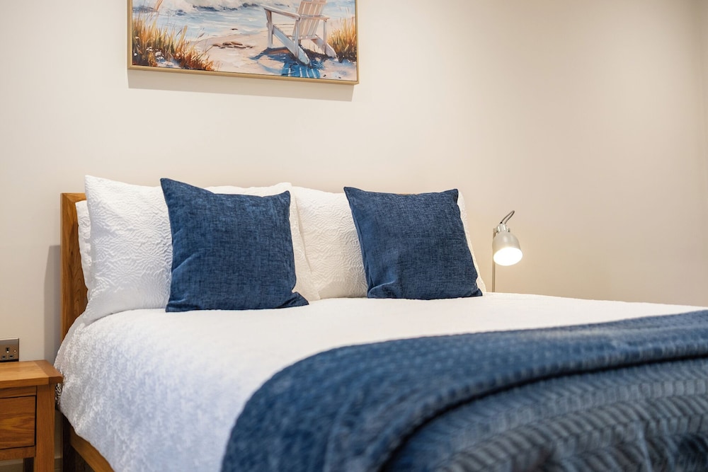 Beautiful One BR Cottage in Cerney Wick
