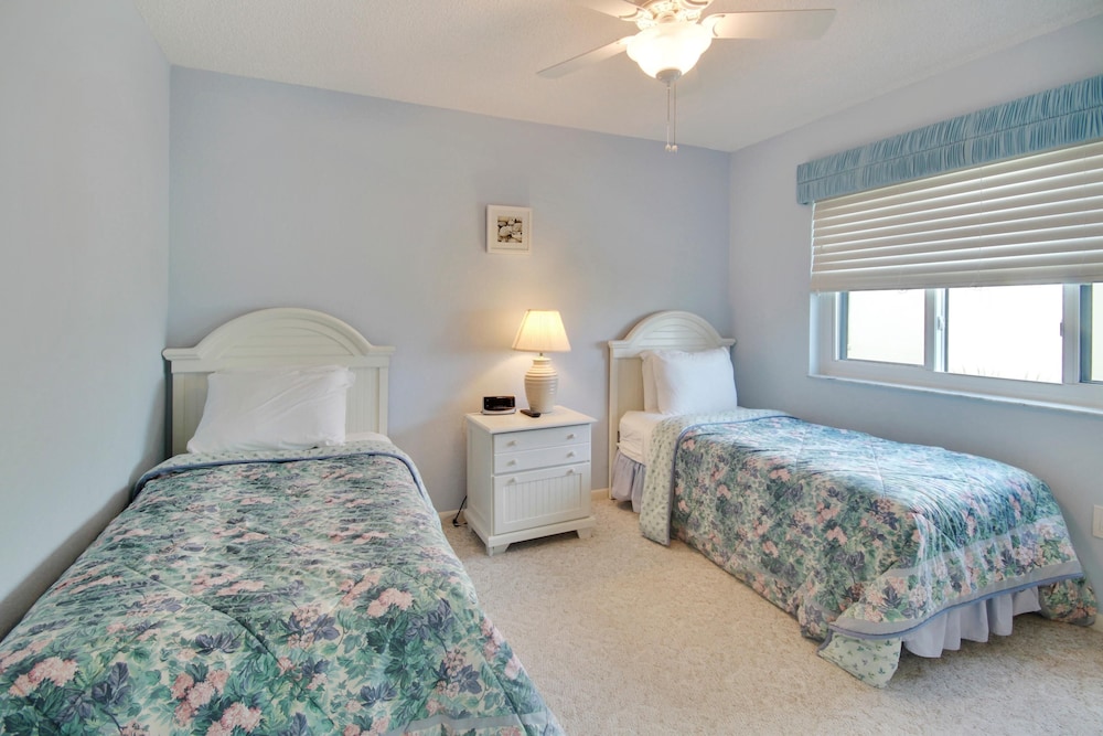 Land's End 7-406 Beach Front - Premier