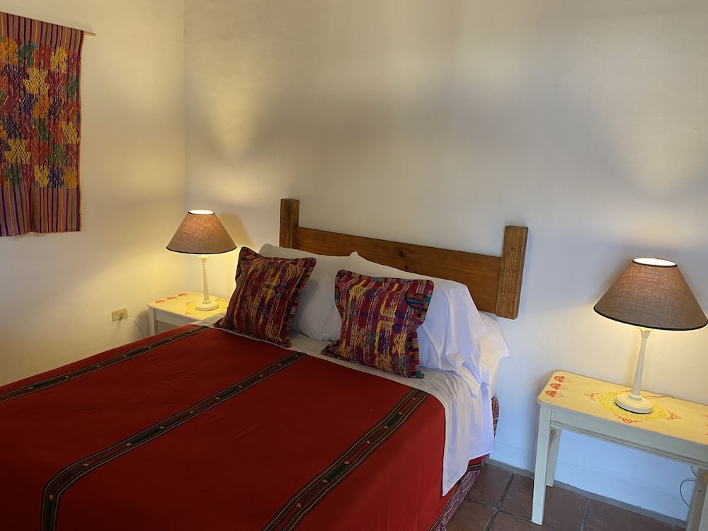 Yellow House - Hostel