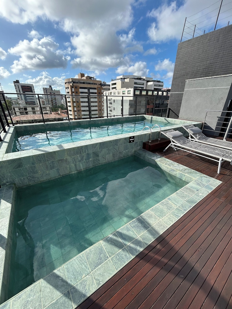 Melhores Flats - Piscina privativa