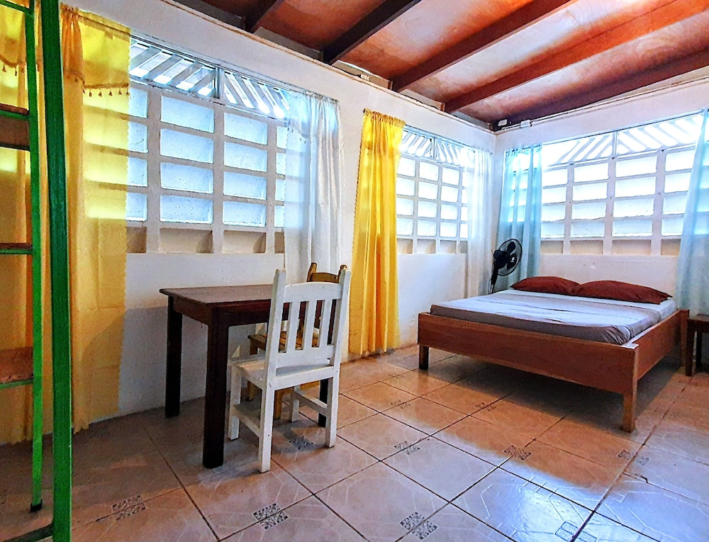 Arana House