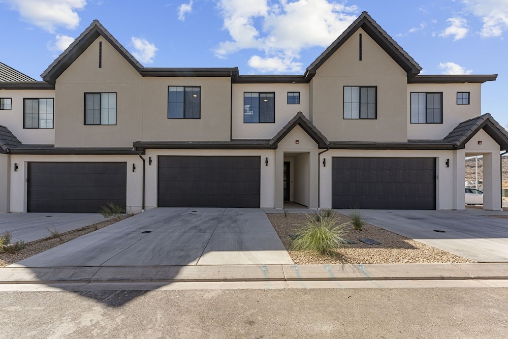 Adventure Basecamp 4 Bedroom Townhouse