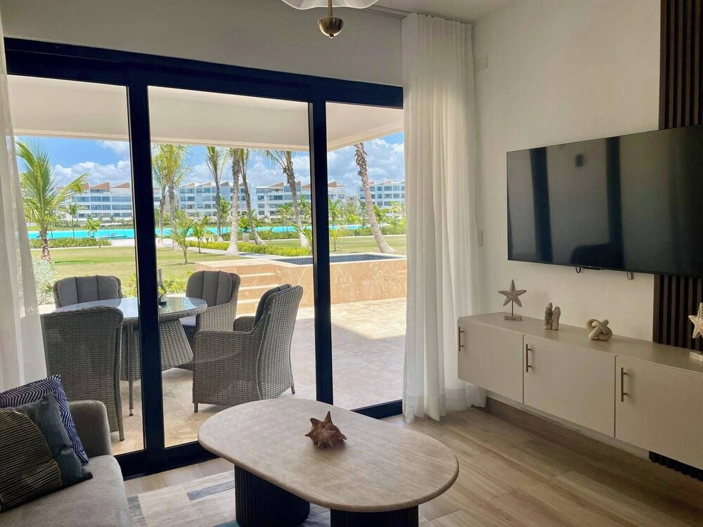Luxury Escape Private Jacuzzi, Beach, Punta Cana Sleep 5