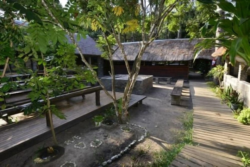 Triton Dive Lodge