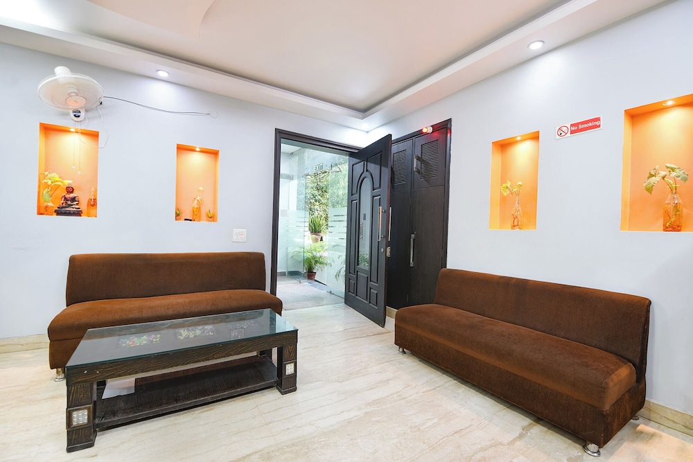 Fabhotel Daffodils
