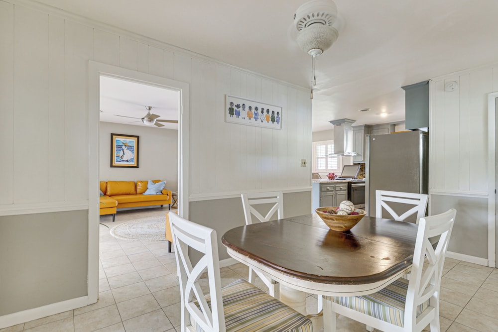 Riverfront Fun: Quiet Home Near Hampton Coastline