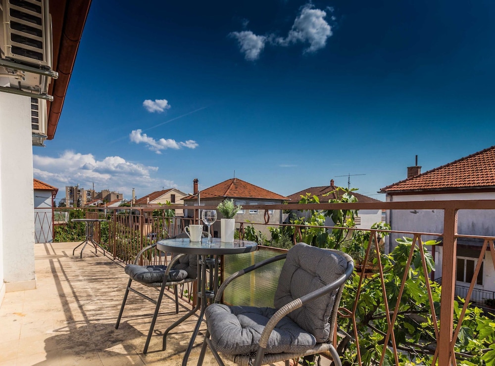 Spacious Zadar Apartments Near Beach