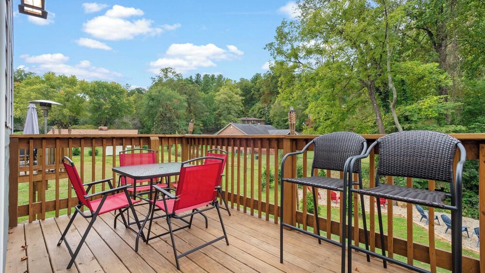 10 Townhomes, Sleeps 89 6 Mins to DT Asheville Sycamore Cove by Avantstay