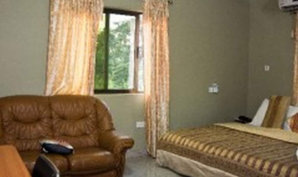 Photo 10