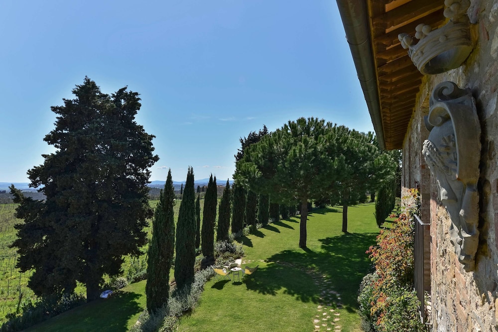 New Historic Tuscany Country House Retreat in a Vineyard Near Siena Villa Chiantissimo
