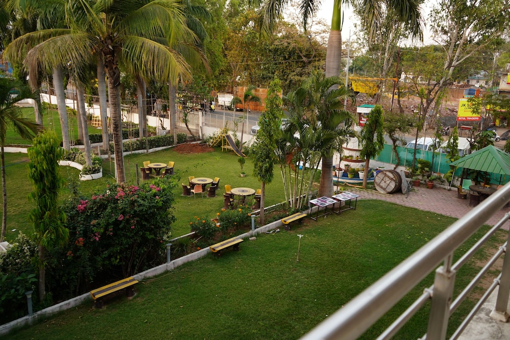 Hotel Vatika Inn