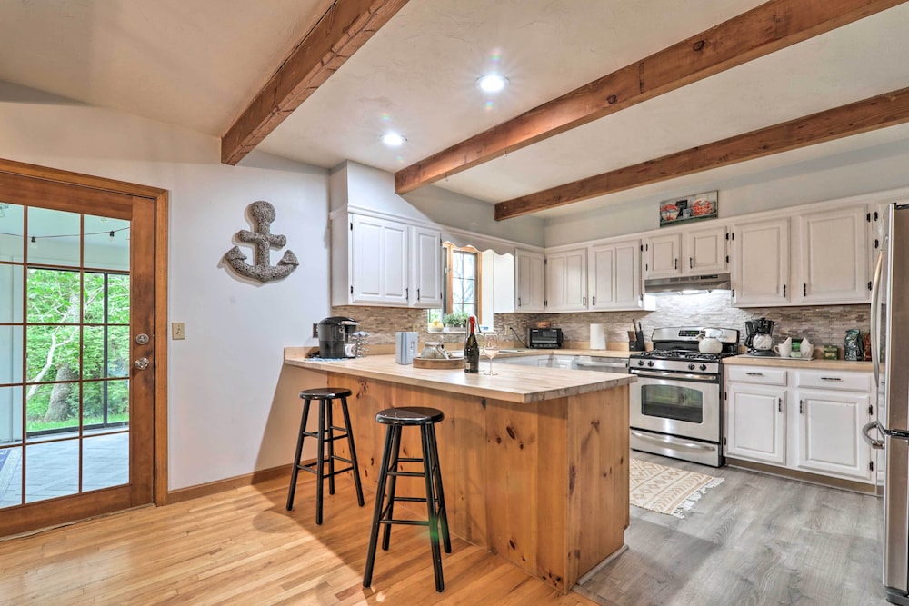 Hyannis Vacations - Lovely Hyannis Cottage - Walk to Beach  Main St! - Property Image 27