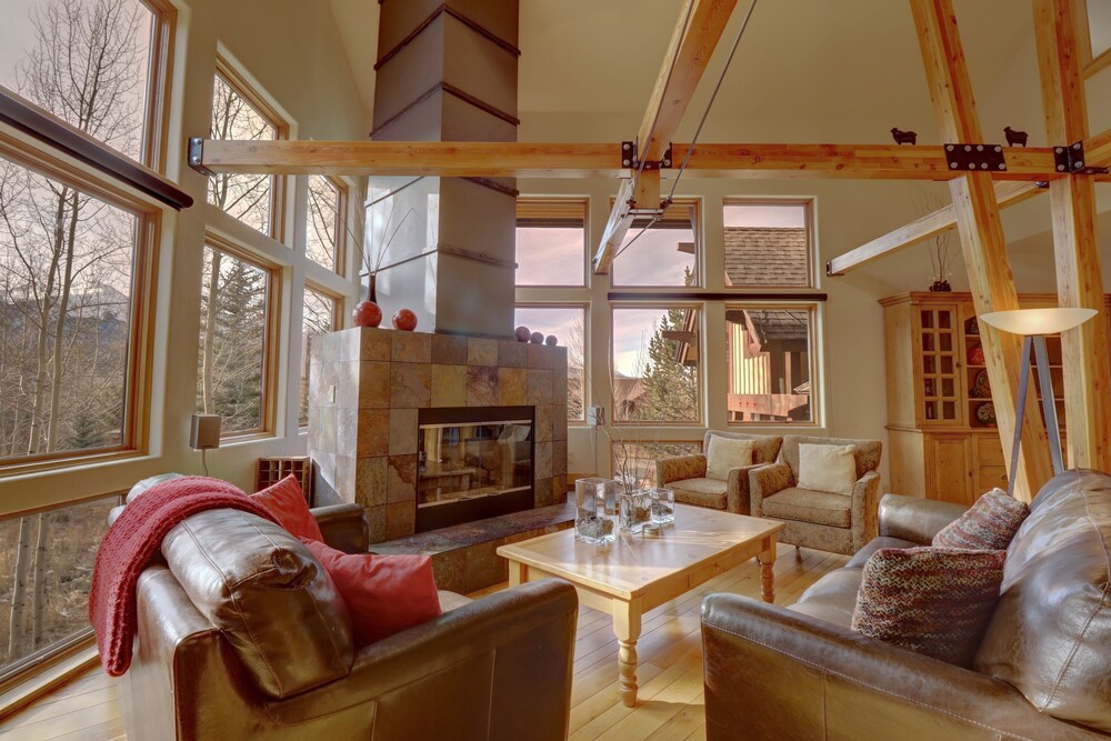 11 Stormwatch Circle 4br 3.5ba 4 Bedroom Home