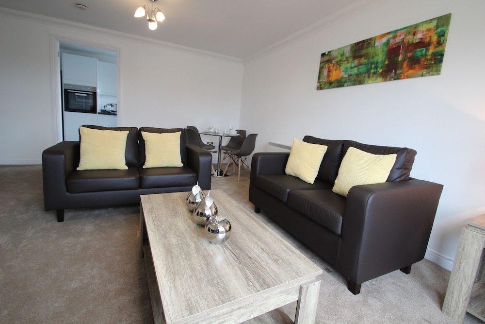Clarendon Court view 3