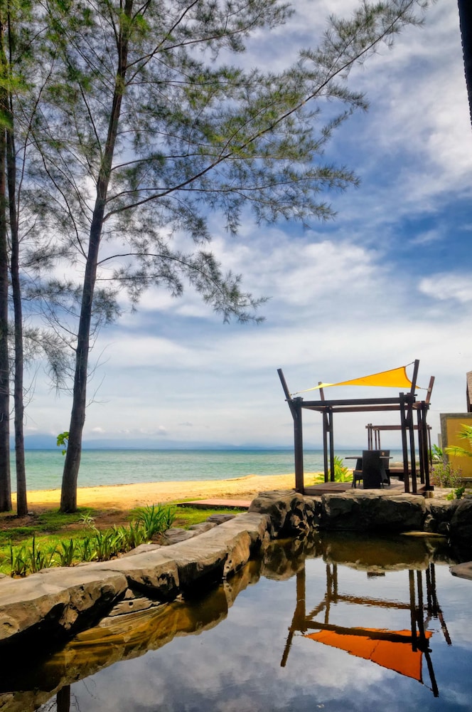 Borneo Eagle Resort