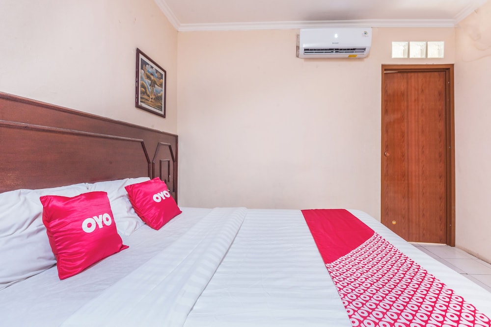OYO 94759 Hotel Taman Cibinong
