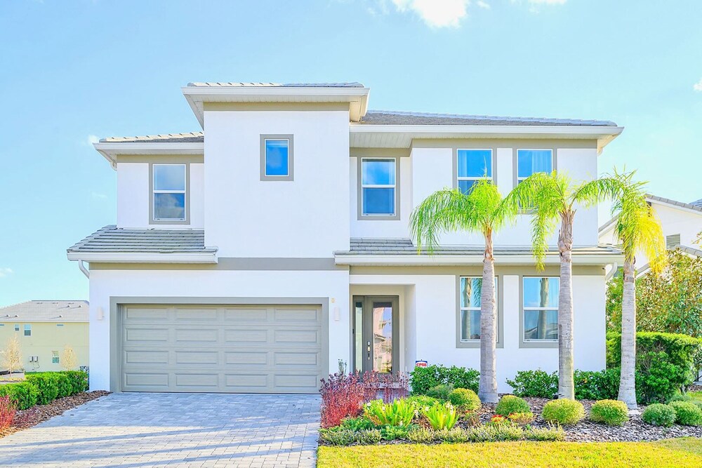 Upstay Mansion w Cinema Games Pool- Sleeps 26