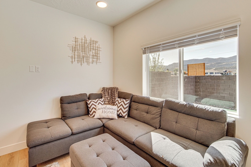 Built in 2025: Parowan Escape w/ Views!