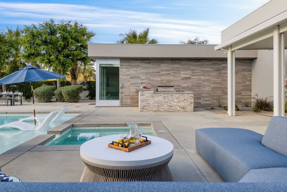 The Polo Villas by AvantStay – Modern Oasis Near Empire Polo Club
