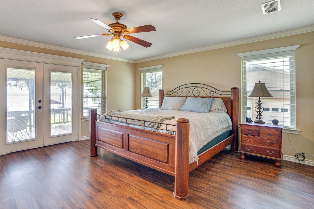 Waterfront Retreat w/ Dock on Cedar Creek Lake!