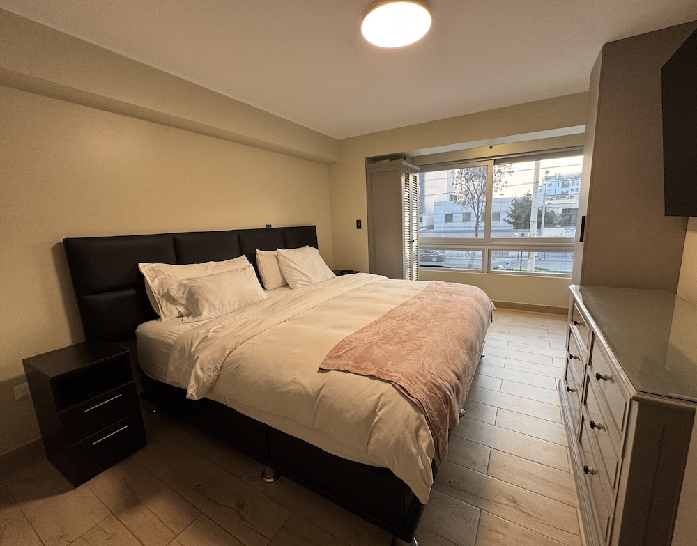 Miraflores 1 Bedroom Executive Apartment