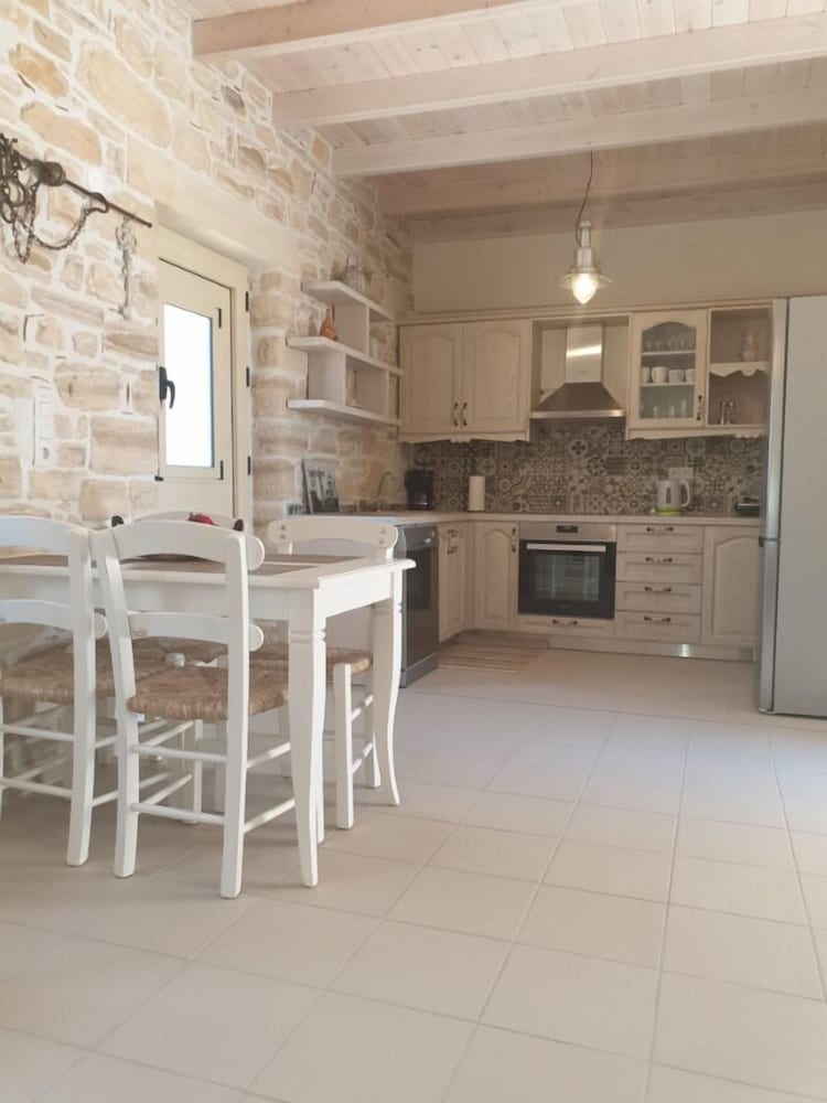 Villa Efthalia en Faistos — kitchen