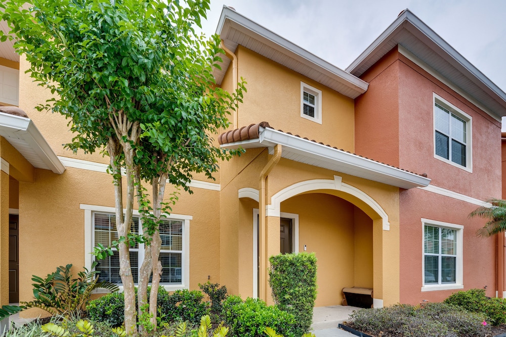 ~ 5 Mi to Disney Parks: Kissimmee Home w/ Pool!