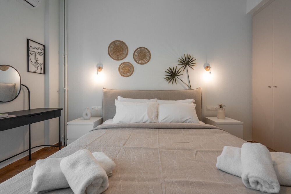 LIV - Trendy Athenian Apartment in Pagrati