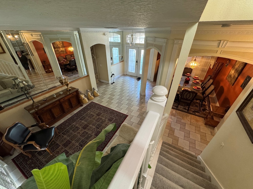 Southern Comfort on Hampton Lakes - The Ultimate Luxury Retreat! - Image 2