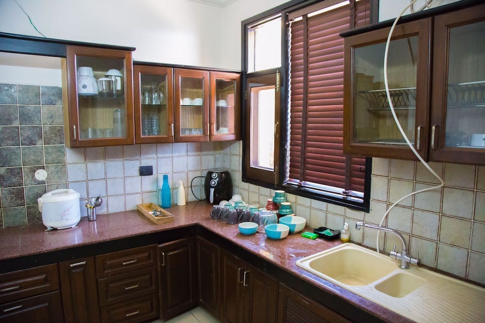 Classic Pine View Villa Kasauli
