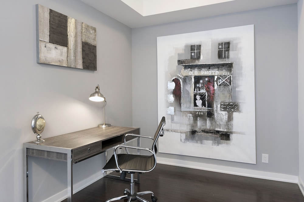 Metropolis Condotel Suites - York Street