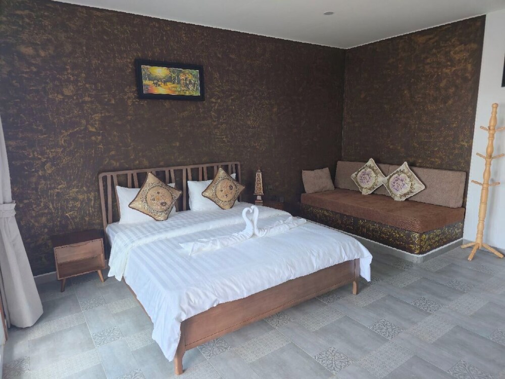 WHITE BEACH RESORT LONGSET