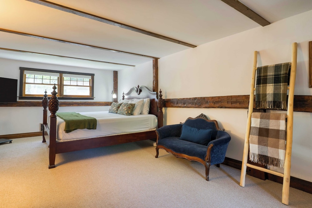 Historic Barn Retreat w/ Pool & Pond Views Longview Pond Lodge by Avantstay