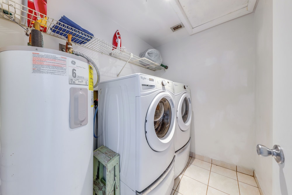 Half Mi to Marina: Apt w/ Pool Access in Key Largo