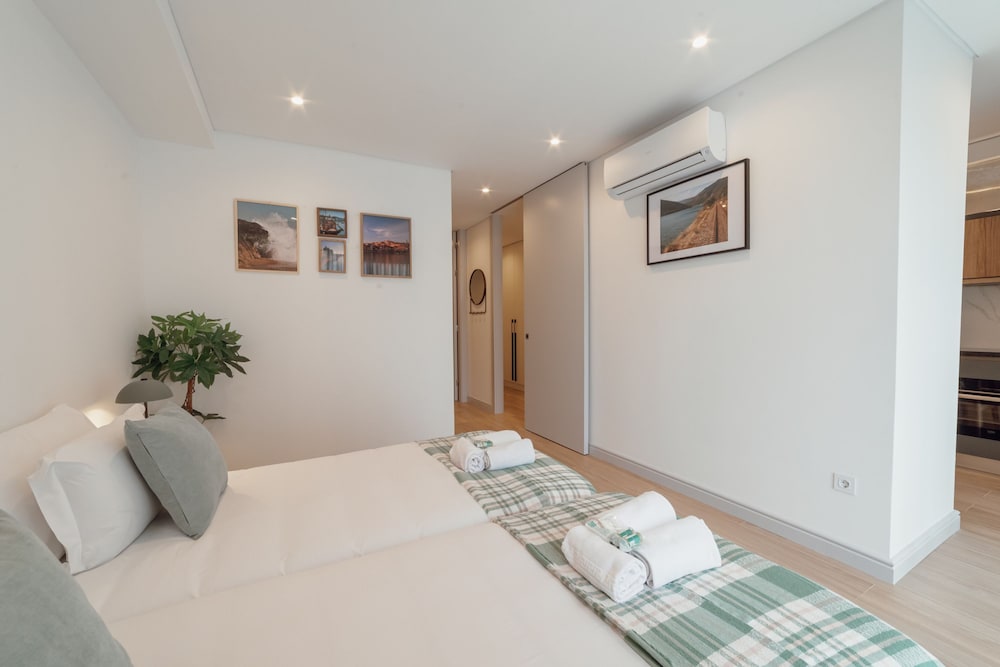 Heart OF Porto Apartment G by Vacationy