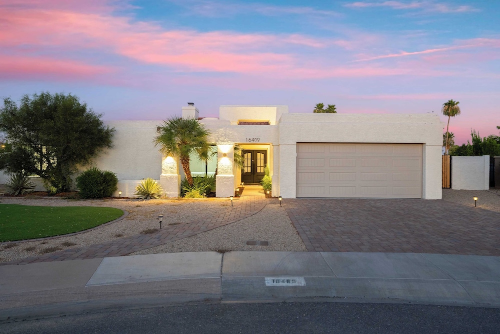 El Dorado by Avantstay Luxe 4BR w/ Pool, Putting Green, Fireplace Near Kierland