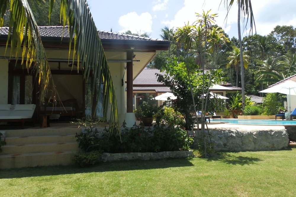 Photo 8