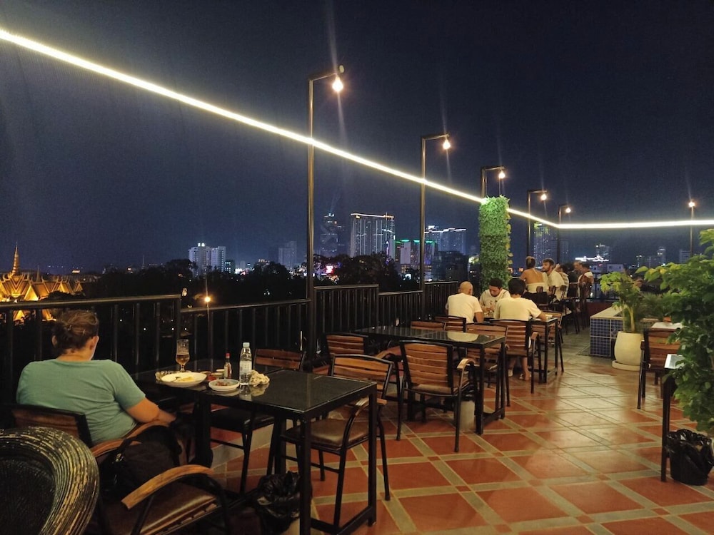 Daun Penh Palace Boutique
