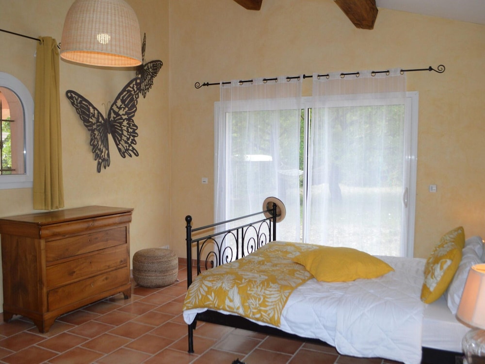House in Montfort-sur-argens With Garden