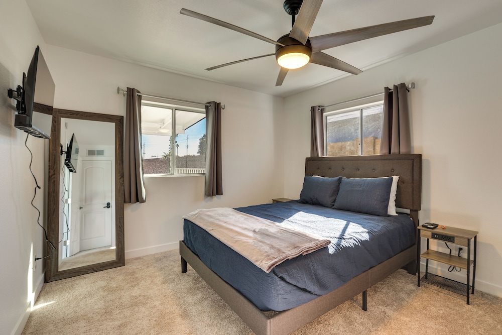11 Mi to Dtwn Phoenix: Main House w/ Outdoor Oasis