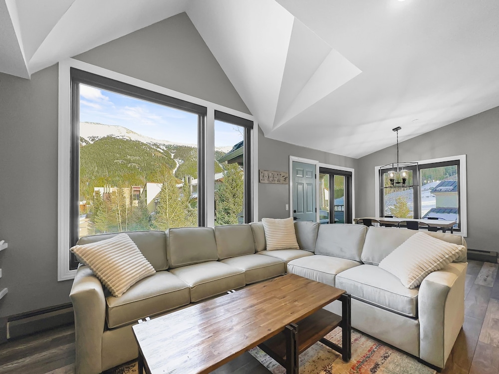 Summit County Vacations - Newly Renovated, Slope-Side Walk-In Walk-Out, Top Floor, Views of Ten Mile Range - ER4 by Redawning - Property Image 35