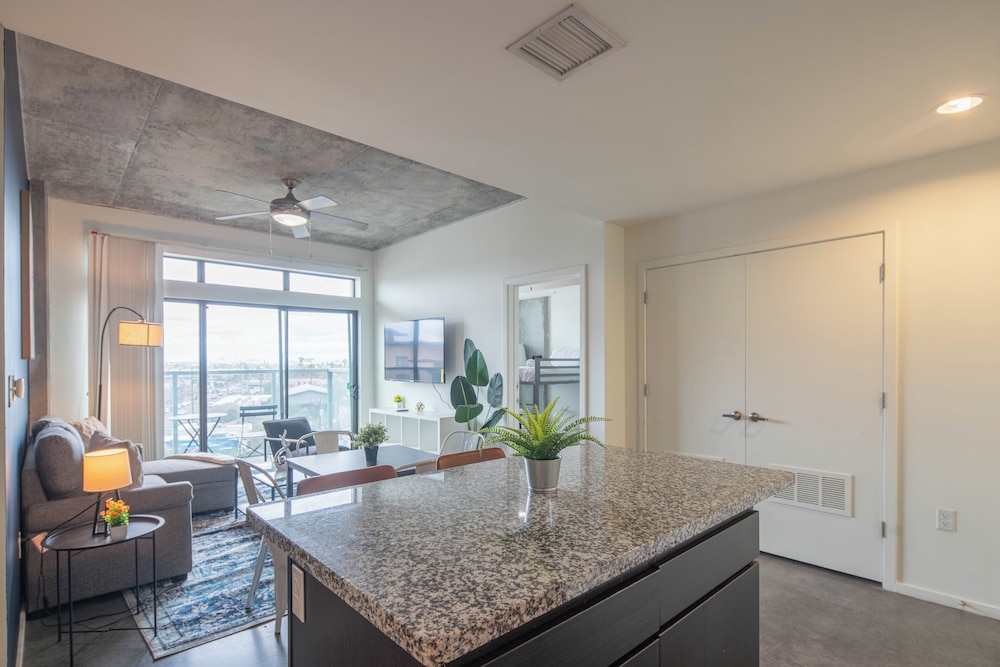 ROVE LIVING/KL - Roosevelt Point