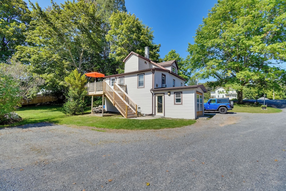 Riverfront Couple's Retreat, 3 Mi to Seneca Lake!