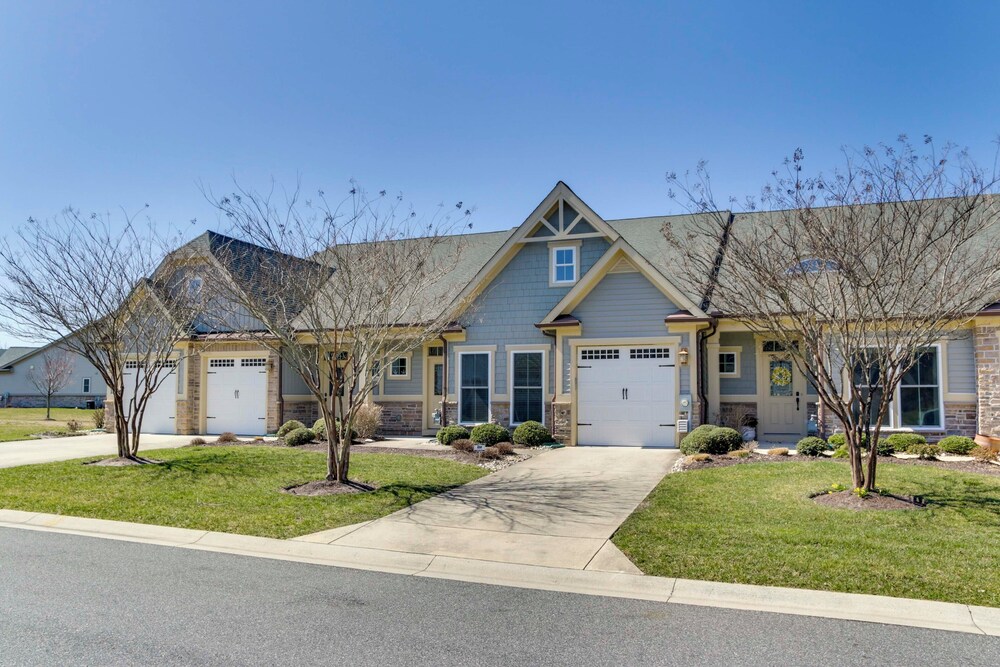 Shuttle to Beach: Ocean View Home w/ Patio