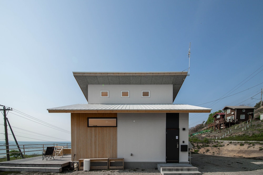 SUNNY SIDE HOUSE view 4