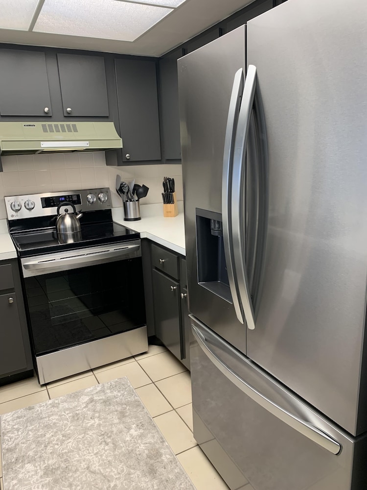 Anchorage Resort 3rd Floor Two Bedroom Condo with Beach Access 2 Condo