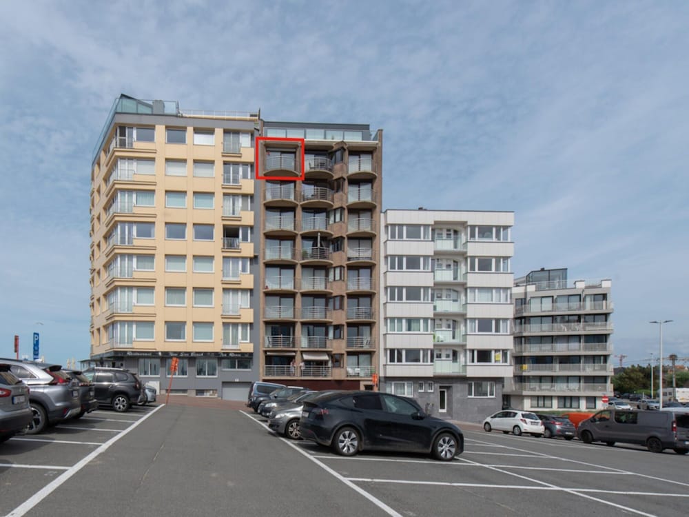 Apartment With Terrace and sea View in Mariakerke